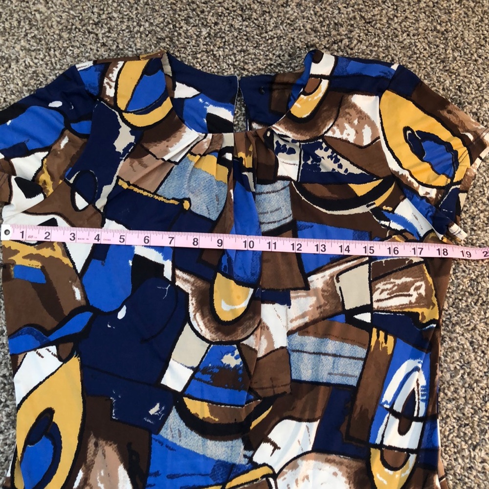 Super Lightweight Geometric Pattern Blouse - Picture 5 of 10